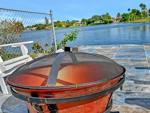 4747 SW 89th Ave, Miami FL 33165