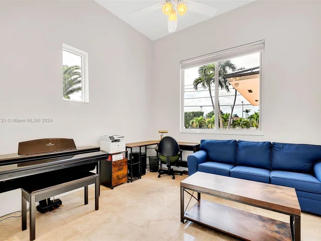 4747 SW 89th Ave, Miami FL 33165