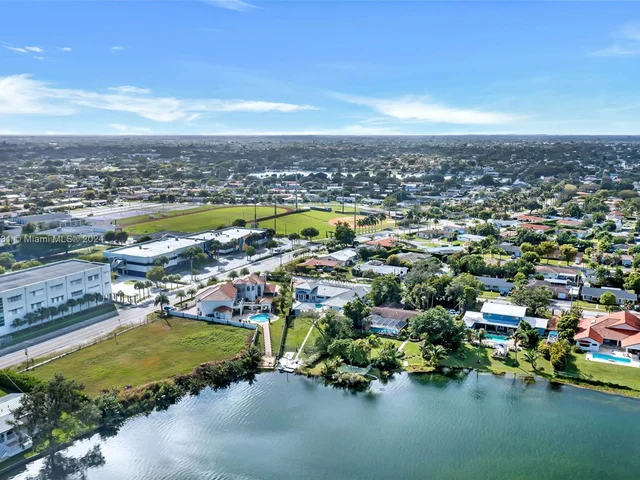 4747 SW 89th Ave, Miami FL 33165