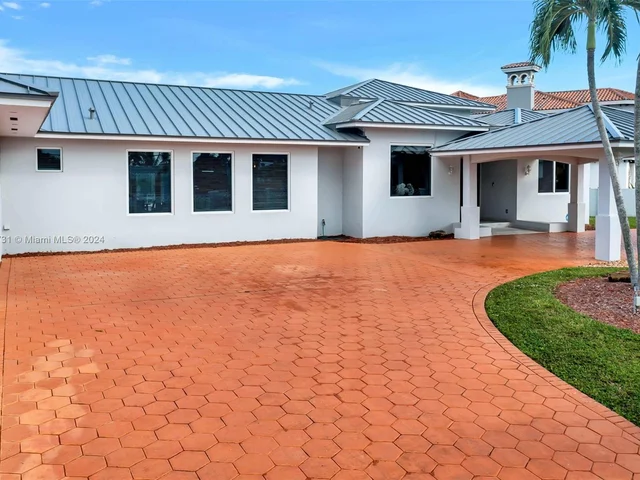 4747 SW 89th Ave, Miami FL 33165