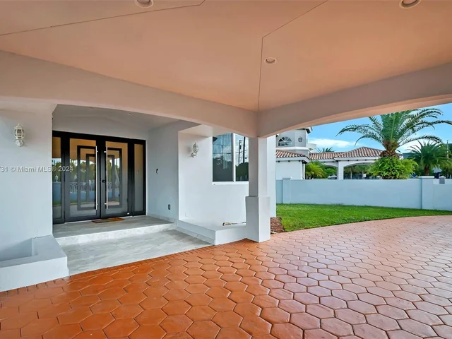 4747 SW 89th Ave, Miami FL 33165