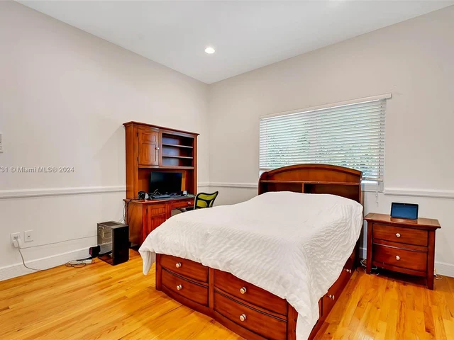 4747 SW 89th Ave, Miami FL 33165