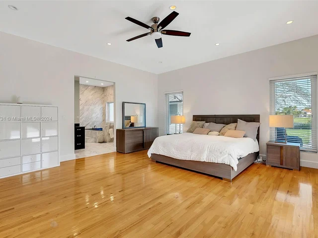 4747 SW 89th Ave, Miami FL 33165