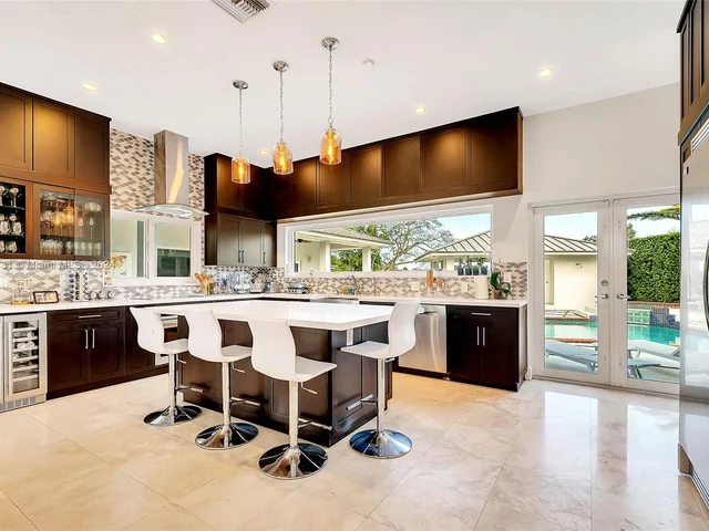 4747 SW 89th Ave, Miami FL 33165