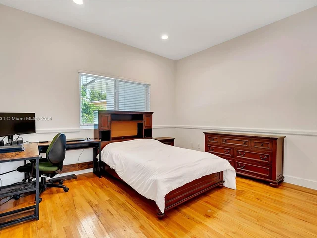 4747 SW 89th Ave, Miami FL 33165