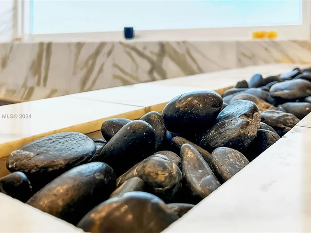 4747 SW 89th Ave, Miami FL 33165