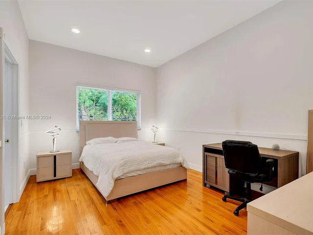 4747 SW 89th Ave, Miami FL 33165