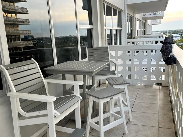 4010 Galt Ocean Dr # 816, Fort Lauderdale FL 33308