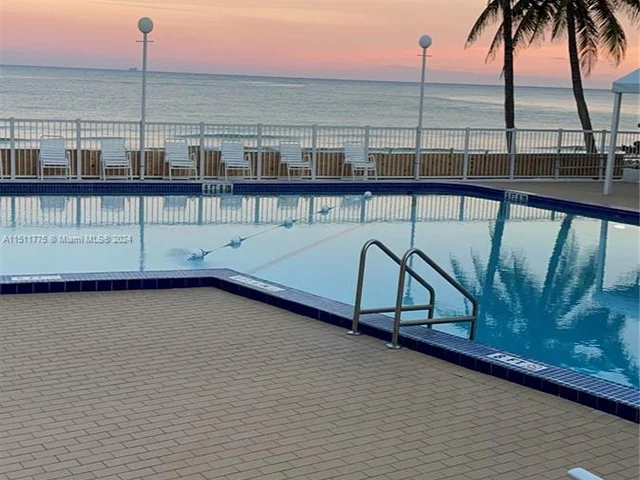 4010 Galt Ocean Dr # 816, Fort Lauderdale FL 33308