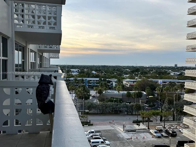 4010 Galt Ocean Dr # 816, Fort Lauderdale FL 33308