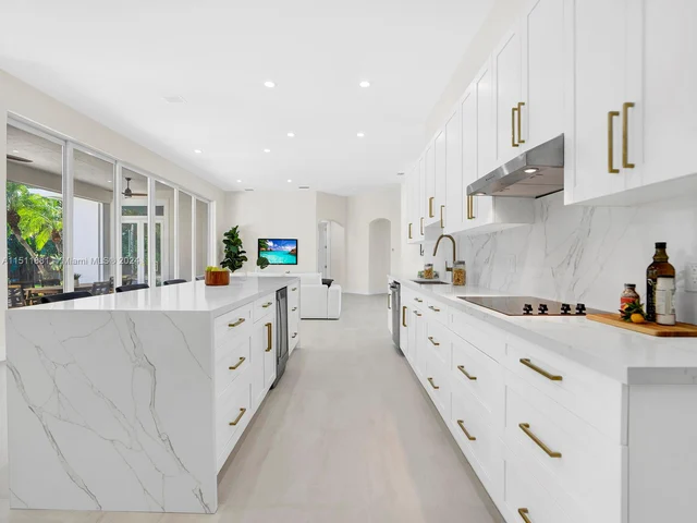 16365 SW 87th Pl, Palmetto Bay FL 33157