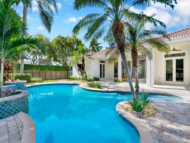 16365 SW 87th Pl, Palmetto Bay FL 33157