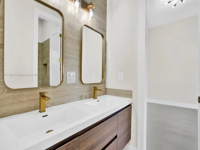 16365 SW 87th Pl, Palmetto Bay FL 33157