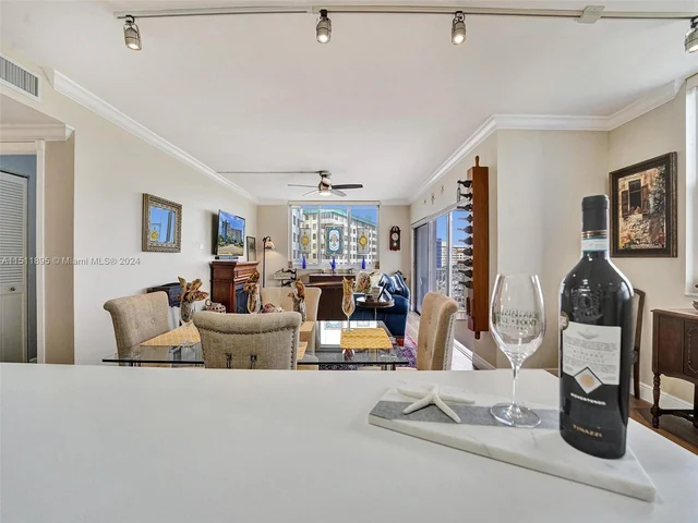 4200 Hillcrest Dr # 619, Hollywood FL 33021