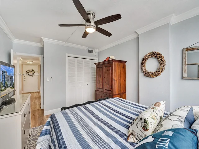 4200 Hillcrest Dr # 619, Hollywood FL 33021