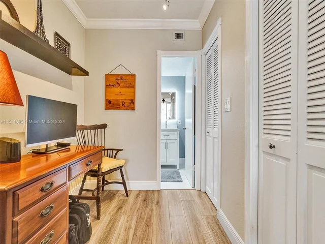 4200 Hillcrest Dr # 619, Hollywood FL 33021