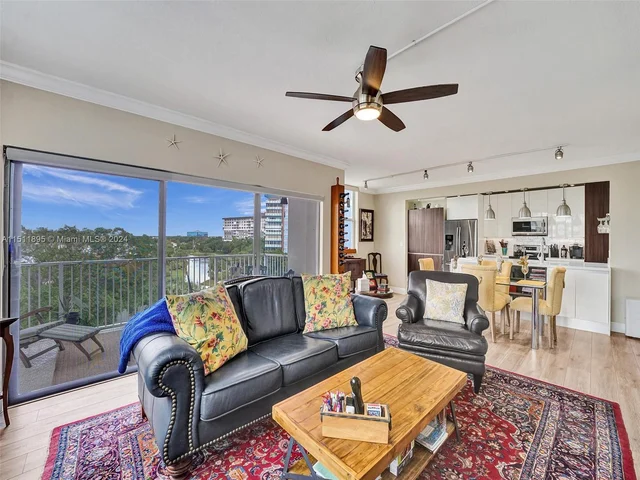 4200 Hillcrest Dr # 619, Hollywood FL 33021