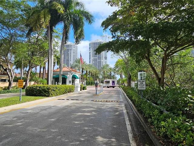 3802 NE 207th St # 1204, Aventura FL 33180