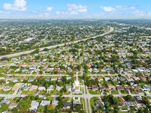 6501 Flagler St, Hollywood FL 33023