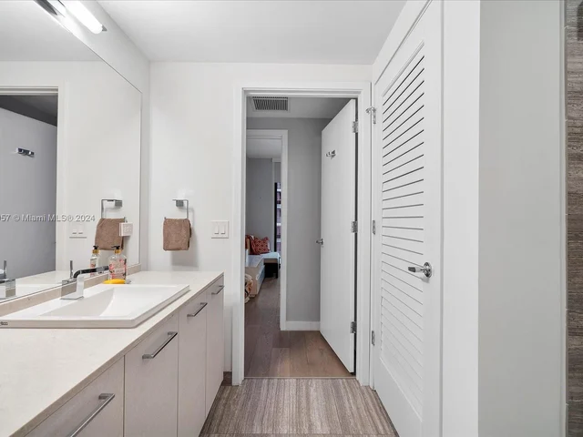 1010 Brickell Ave # 2307, Miami FL 33131