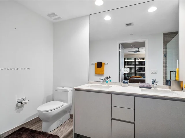 1010 Brickell Ave # 2307, Miami FL 33131