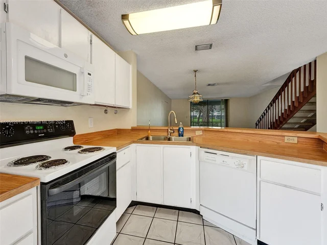 7890 Lago Del Mar Dr # 143, Boca Raton FL 33433