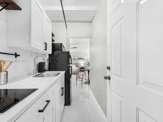 3030 Collins Ave # 3D, Miami Beach FL 33140