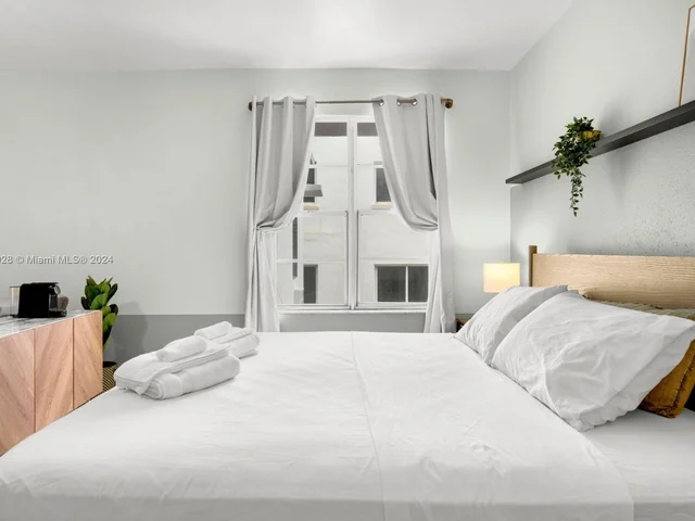 3030 Collins Ave # 3D, Miami Beach FL 33140