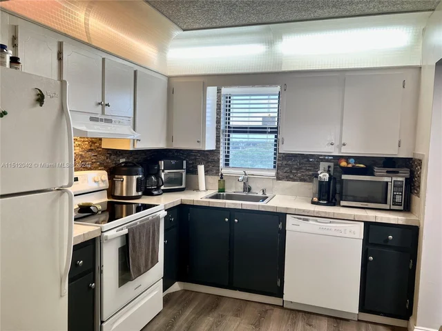 9235 SW 8th St # 507, Boca Raton FL 33428