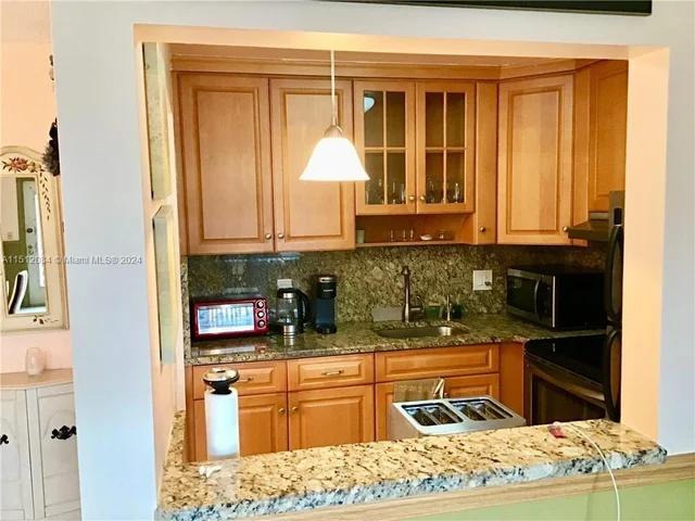 2004 Cambridge A # 2004, Deerfield Beach FL 33442