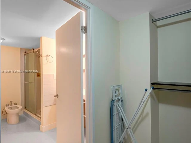 210 174th St # 1608, Sunny Isles Beach FL 33160