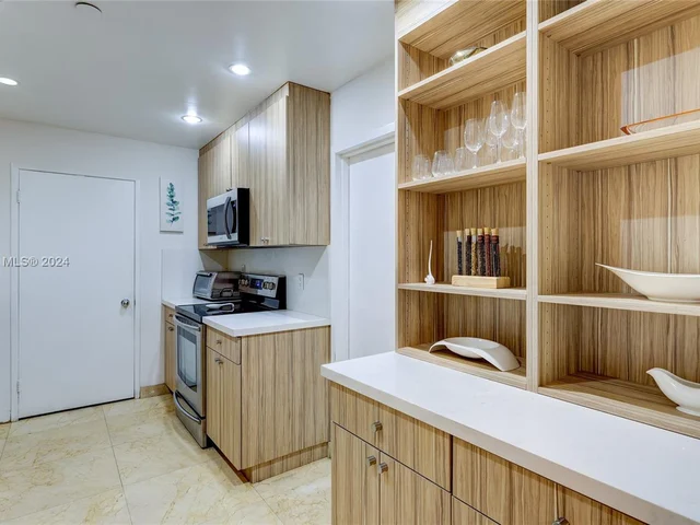 151 Crandon Blvd # 230, Key Biscayne FL 33149