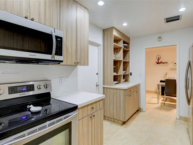 151 Crandon Blvd # 230, Key Biscayne FL 33149