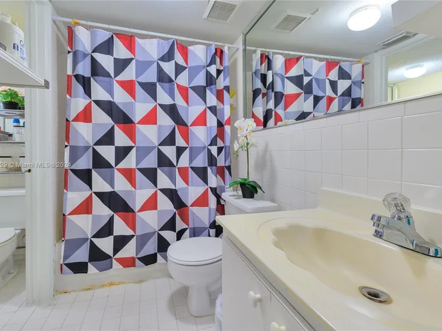 6041 W 24th Ave # 111, Hialeah FL 33016