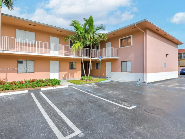 6041 W 24th Ave # 111, Hialeah FL 33016