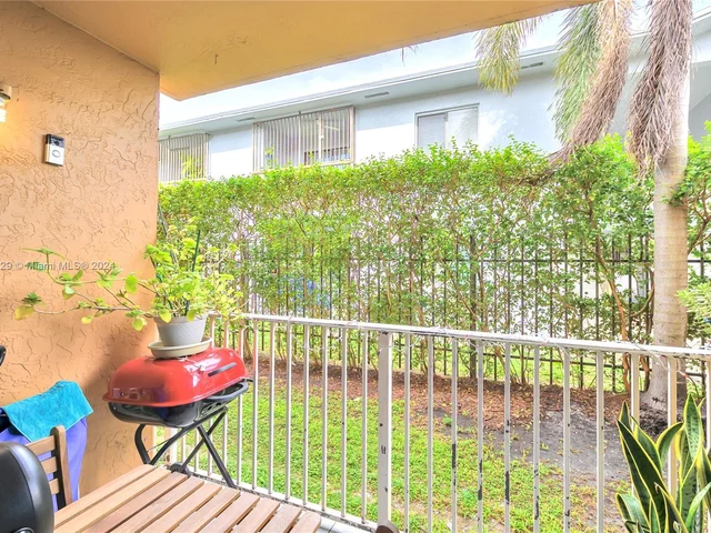 6041 W 24th Ave # 111, Hialeah FL 33016