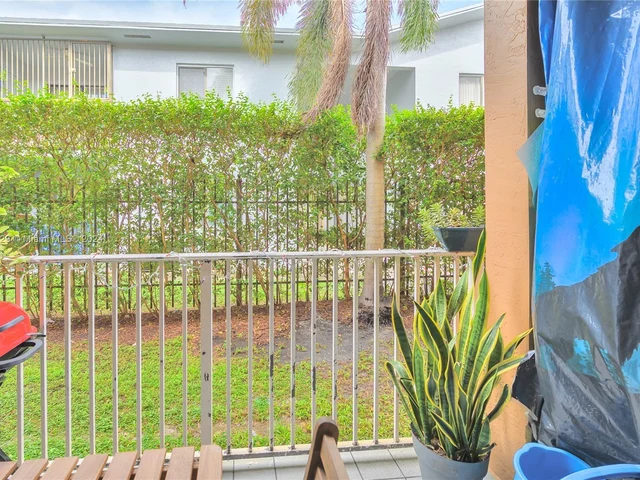 6041 W 24th Ave # 111, Hialeah FL 33016