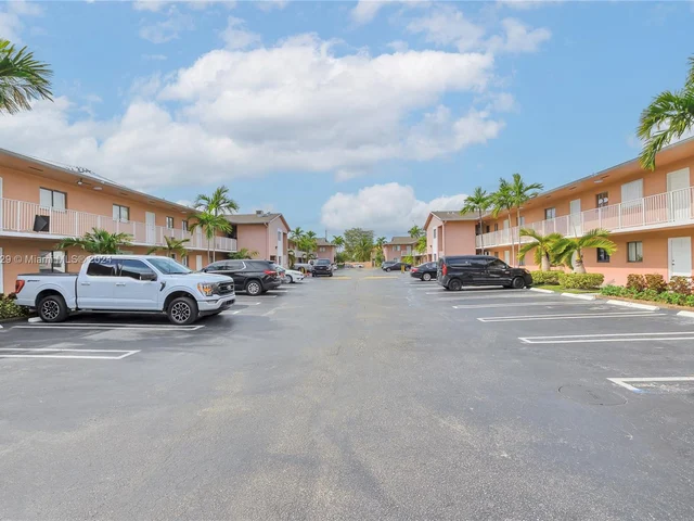 6041 W 24th Ave # 111, Hialeah FL 33016