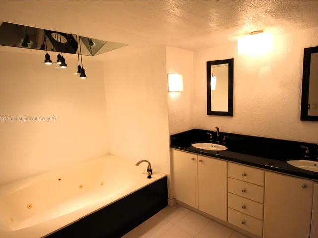 20191 E Country Club Dr # 708, Aventura FL 33180