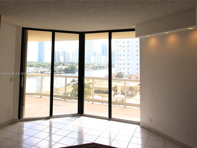 20191 E Country Club Dr # 708, Aventura FL 33180