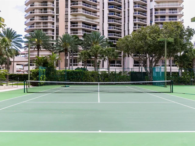 20191 E Country Club Dr # 708, Aventura FL 33180