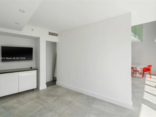 92 SW 3rd Street # 510, Miami FL 33130