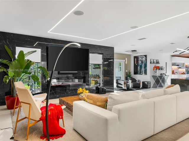 13540 SW 98th Ct, Miami FL 33176