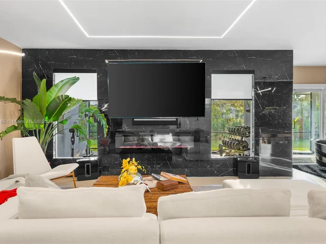 13540 SW 98th Ct, Miami FL 33176