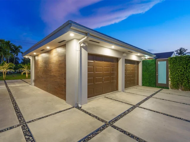 13540 SW 98th Ct, Miami FL 33176