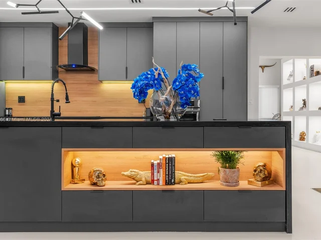 13540 SW 98th Ct, Miami FL 33176