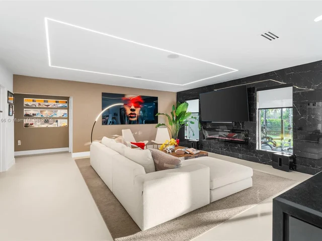 13540 SW 98th Ct, Miami FL 33176