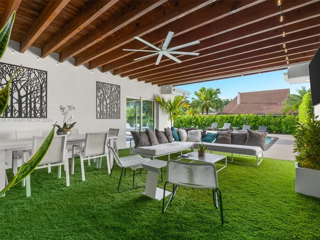 13540 SW 98th Ct, Miami FL 33176