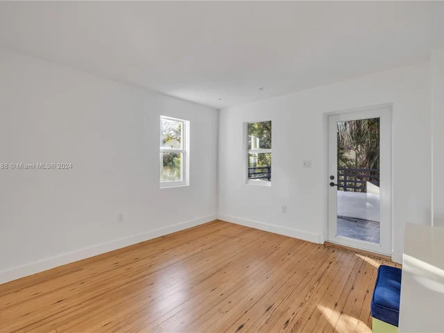 5812 Alton Rd, Miami Beach FL 33140