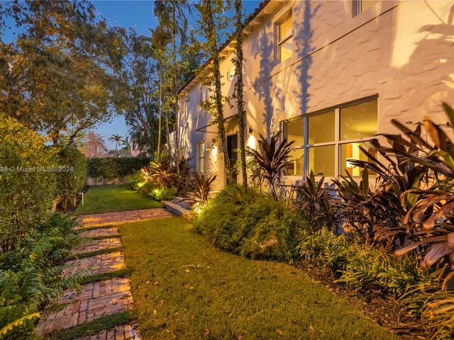 5812 Alton Rd, Miami Beach FL 33140